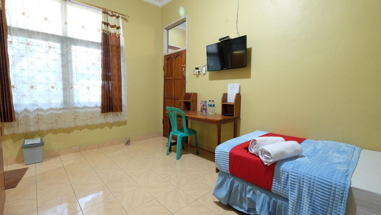 Reddoorz Near Mangrove Forest Kupang Kupang  Exterior photo